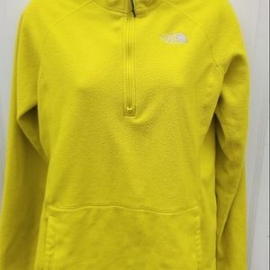 The North Face Women's Quarter zip Fleece Size Medium.